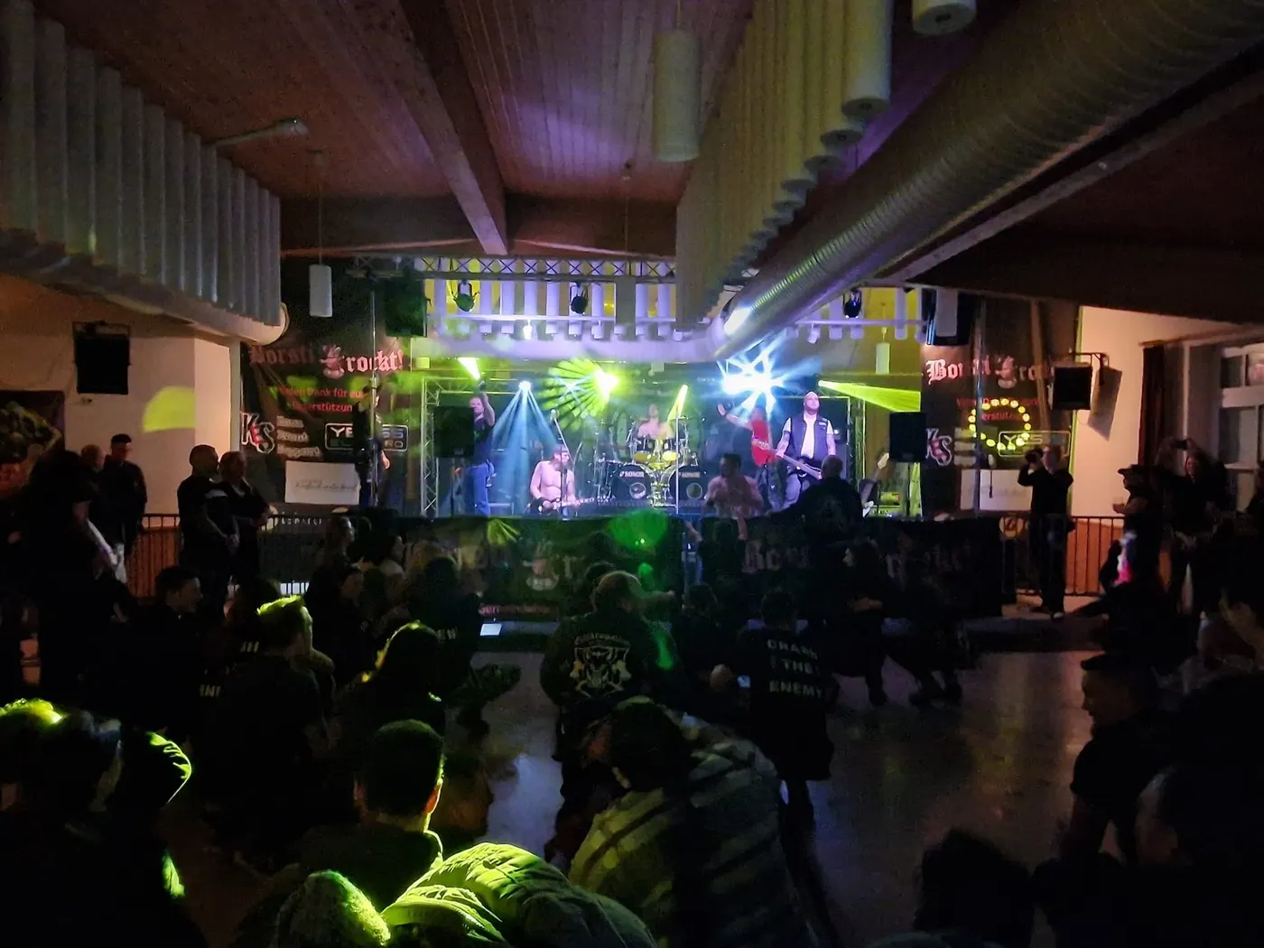 Bühnenaufbau vor dem Konzert